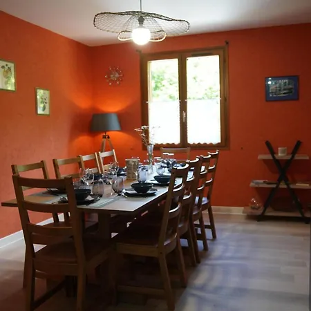 Semesterbostad Maison Avec Cheminee Et Grand Jardin Pres De Salers Et Mauriac - Fr-1-742-542 Le Vigan (Lot)